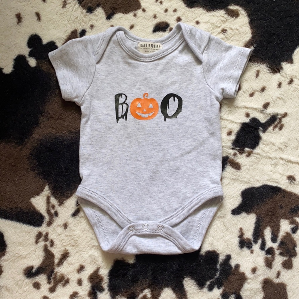 🎃Grey Halloween Onesie